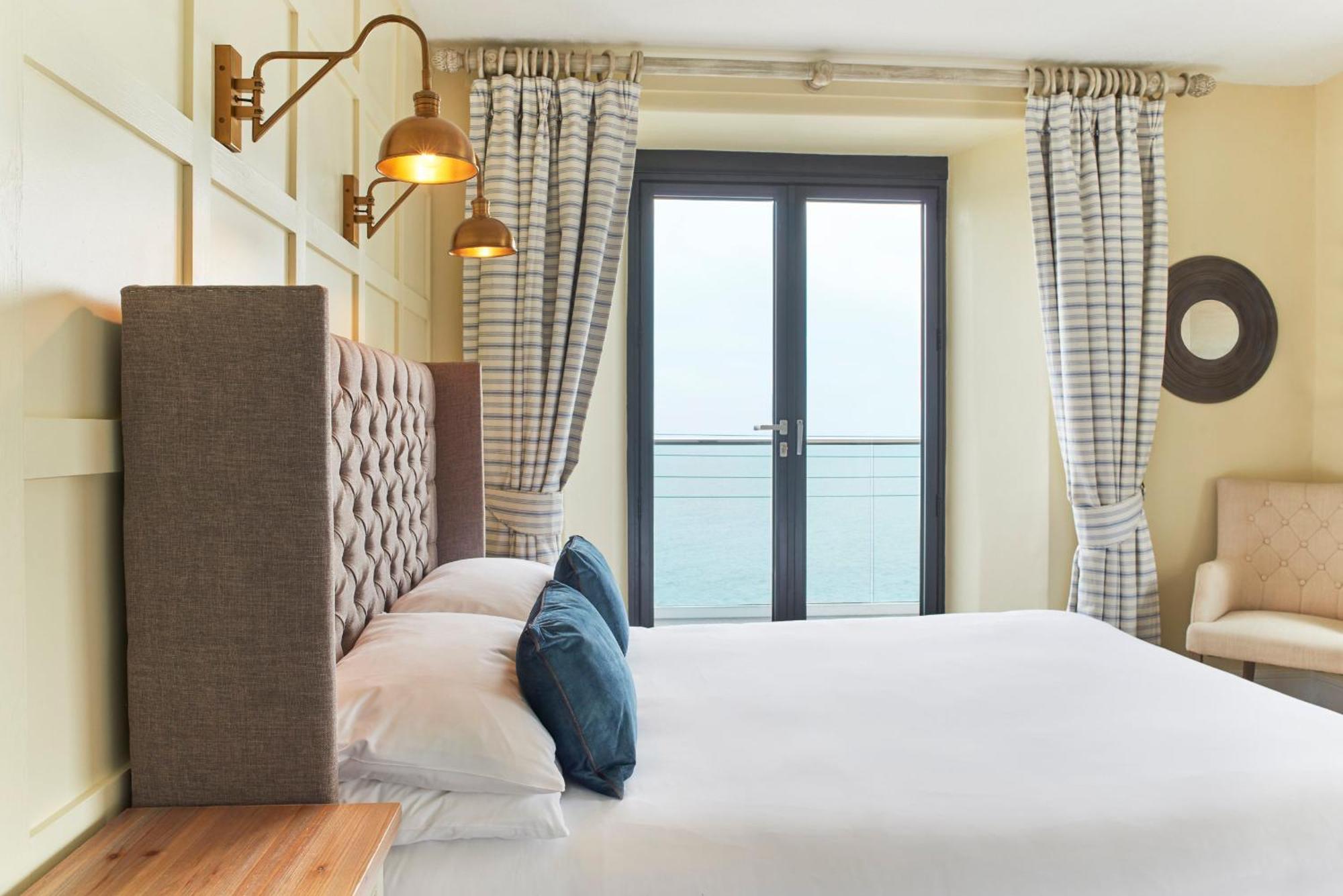 Outlaw's * Port Isaac